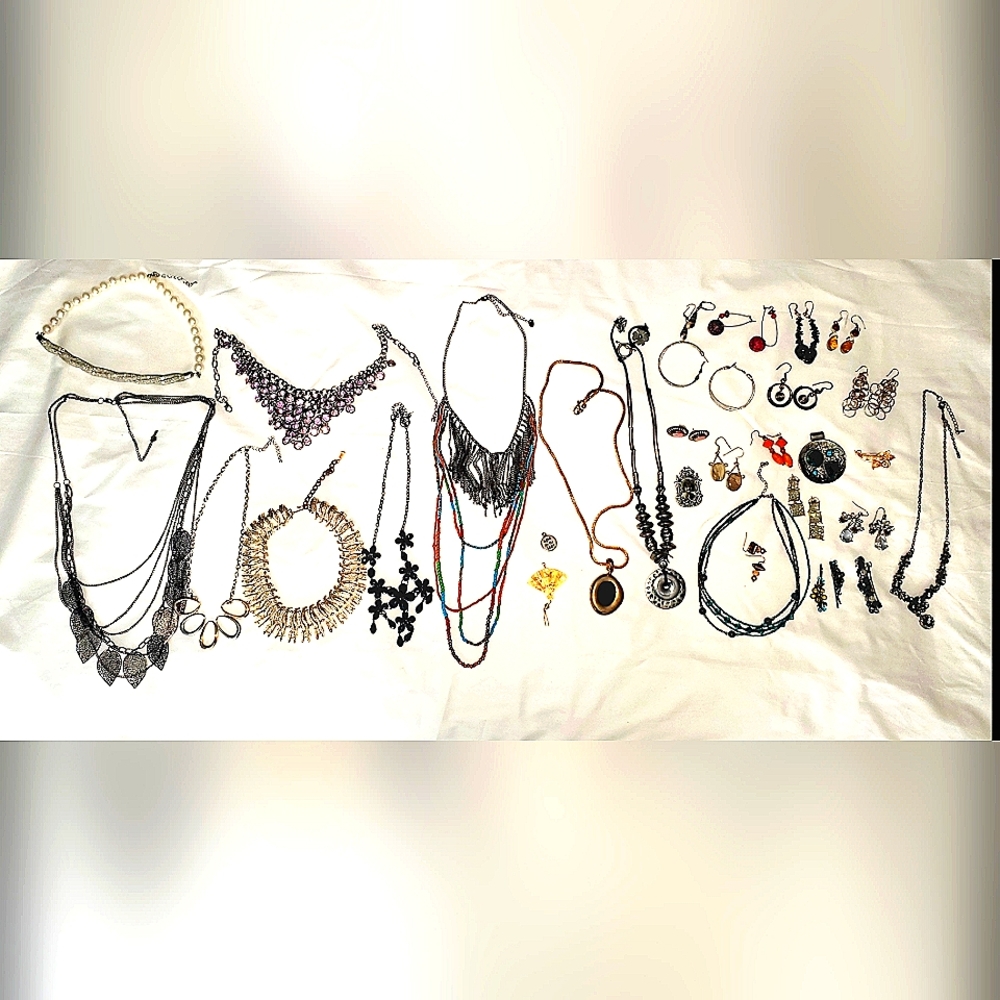 : Costume Jewelry Vintage Modern Craft Junk Wearable mostly necklace earrings